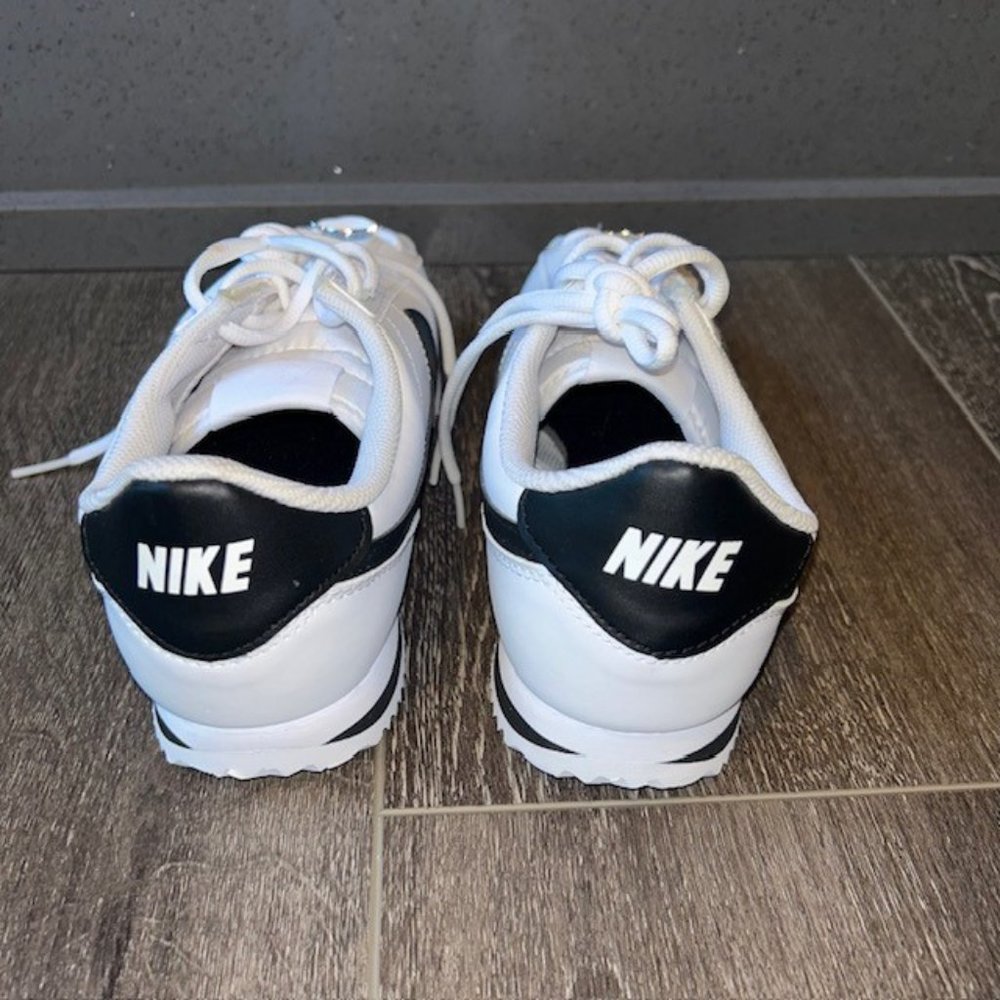 Nike Classic Cortez Leather White/Black 904764-102 Sz 6Y / Women Size 7.5 NEW - Picture 4 of 7
